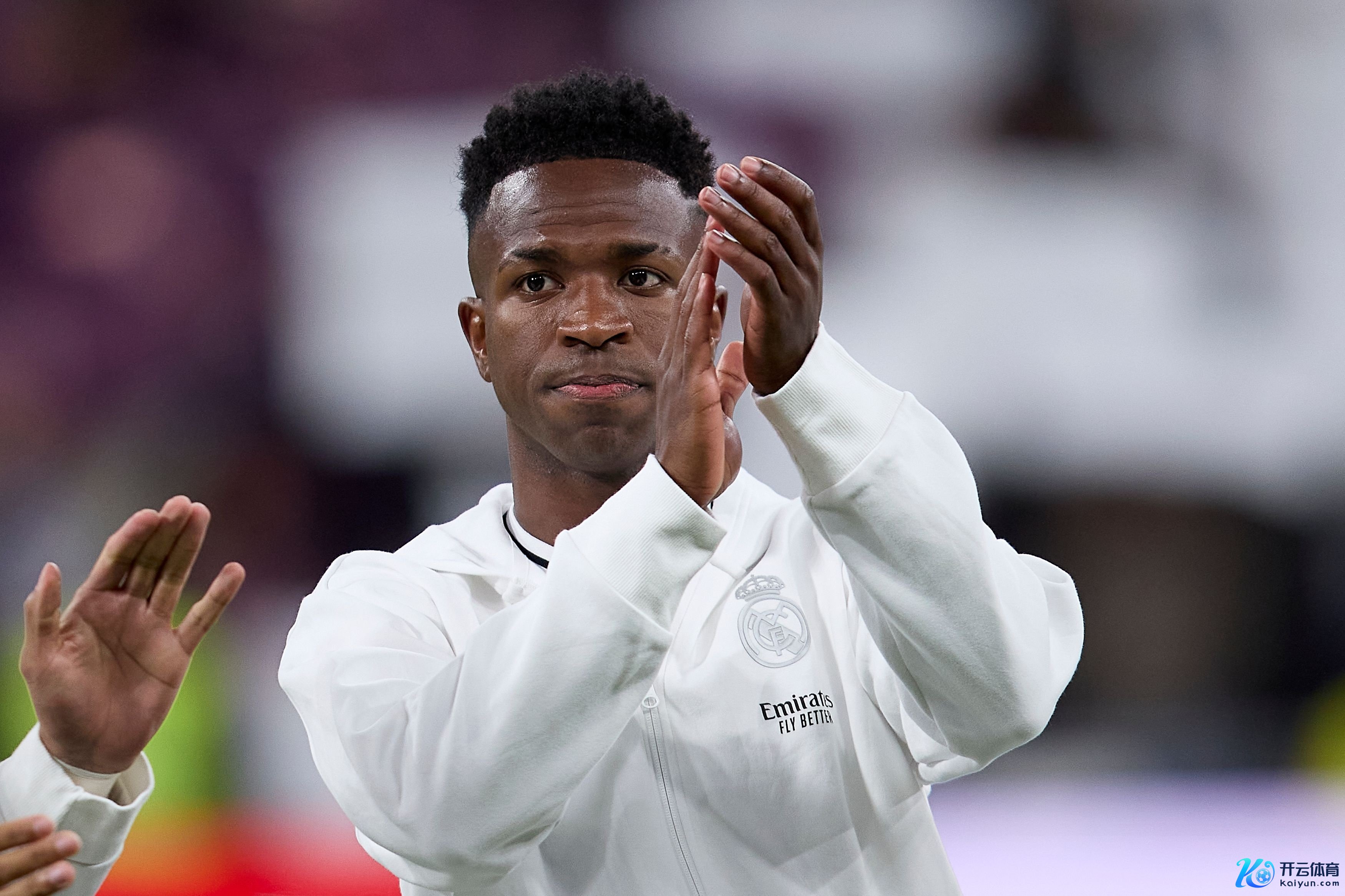 阿斯报：皇马准备在本轮联赛前庆祝维尼修斯拿下FIFA年度最好球员